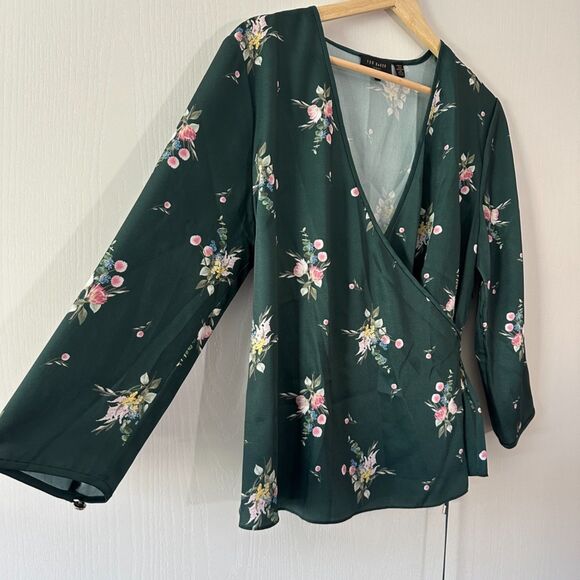 Ted Baker Womens Green Aleexx Floral Wrap Top Blouse Size 8 Medium - Picture 2 of 8